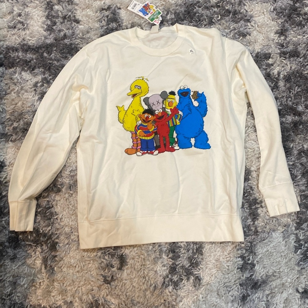 NWT KAWS x UNIQLO Sesame Street Men's Sz XL Sweats